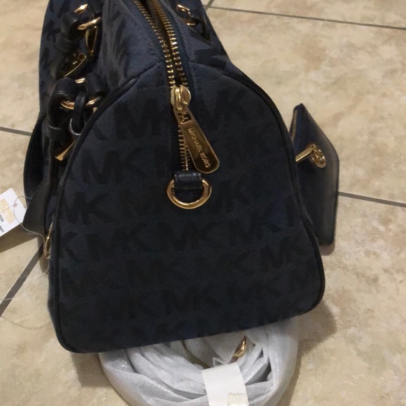 M K bag - Picture 3 of 8